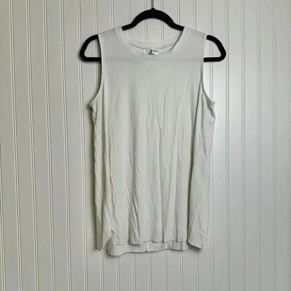 Spanx White Tank Top Size Medium Loose Fit, Sleeveless, Athletic Tank C45 - Picture 1 of 3